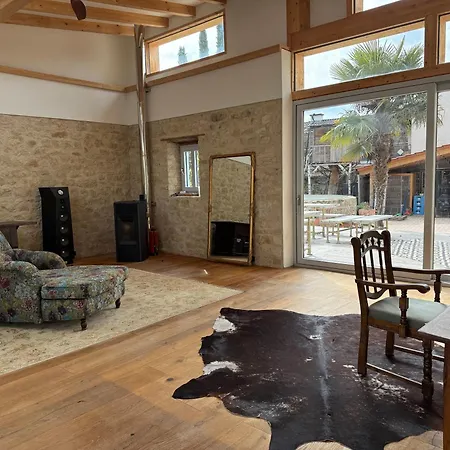 Dachstudio In Tierfreundlicher Hofreite